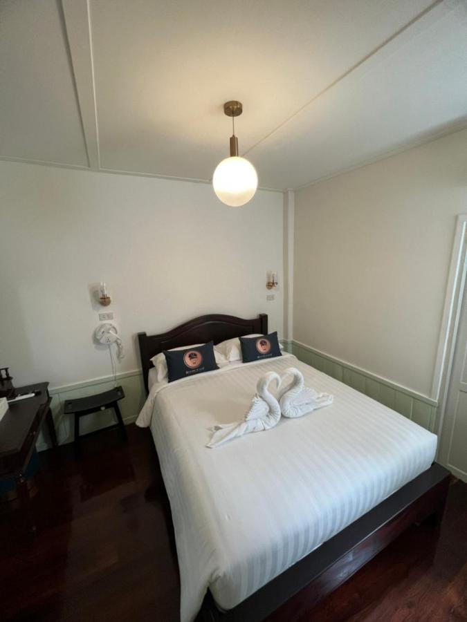 Roomquest Rim Praya Dinsor Road Bangkok Exterior foto