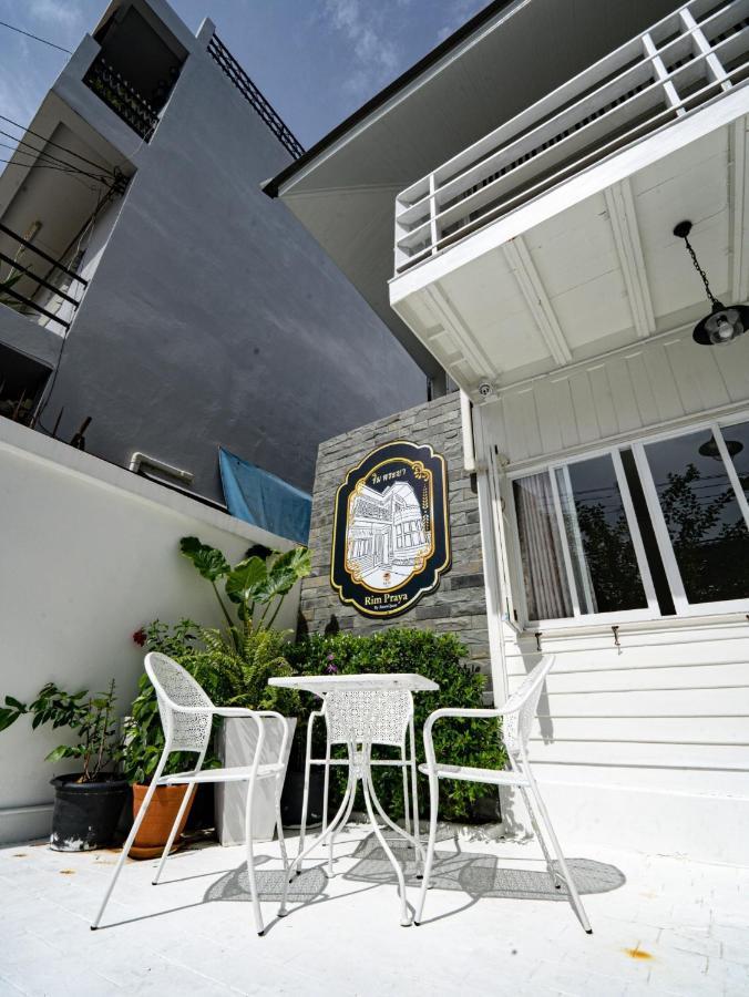 Roomquest Rim Praya Dinsor Road Bangkok Exterior foto