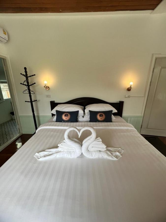 Roomquest Rim Praya Dinsor Road Bangkok Exterior foto